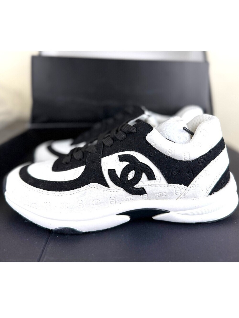 ♠️ Chanel 22A CC Embossed Suede Trainers B&W Size 38